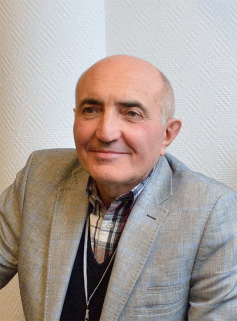 Алиханян Ашот Грантович, директор Международного НОК "Лицей Ширакаци", г. Ереван, 2014